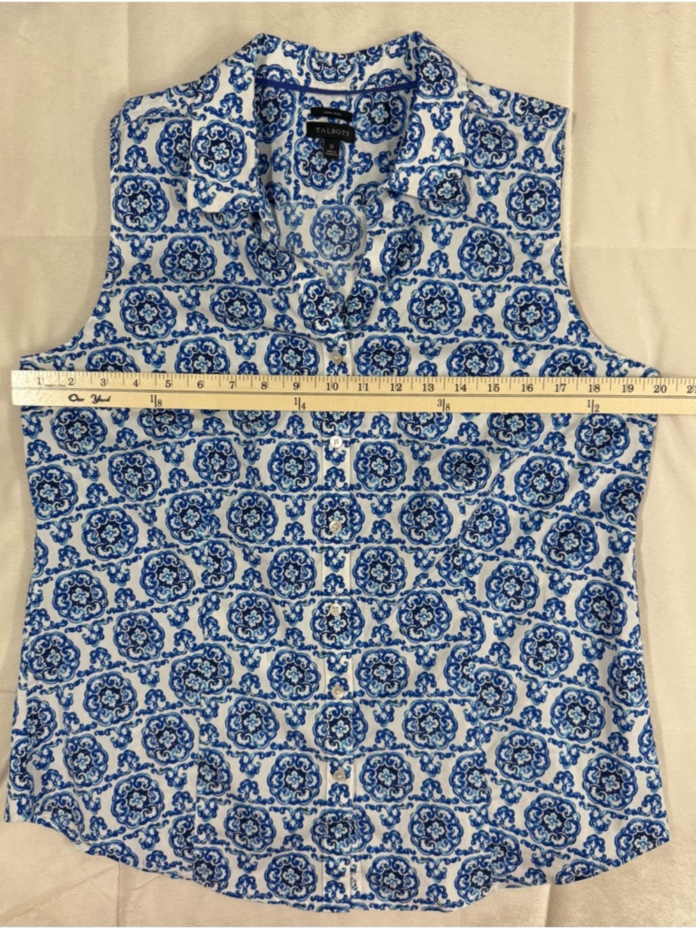 Talbots White Medallion Print Sleeveless Blouse Size 12 Non-Iron Stretch - Picture 4 of 5
